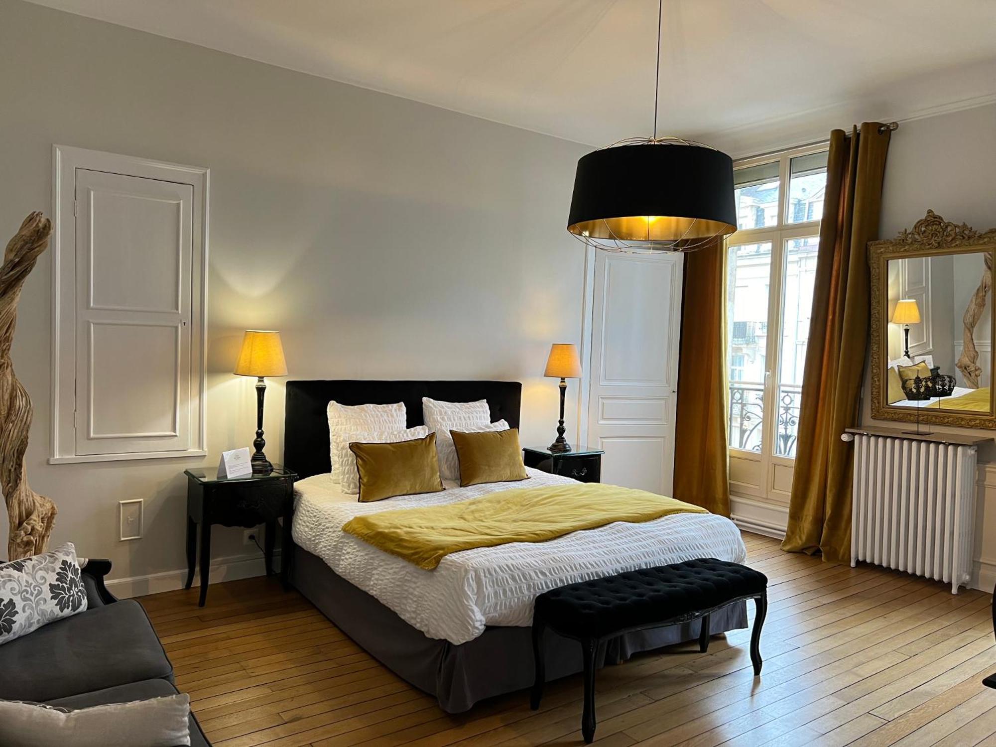 Bed and Breakfast La Demeure Des Sacres - Cathedrale Reims Esterno foto